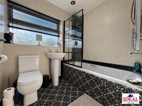 Bathroom.jpg