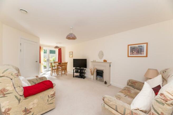 Sitting & Dining Room