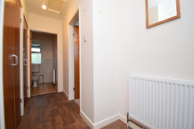 4 bed Detached to rent Image 10