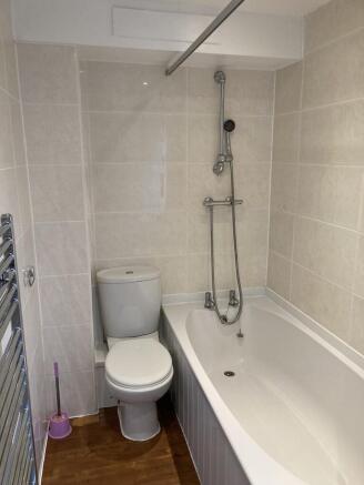 2 bed Ground Flat to rent Image 8