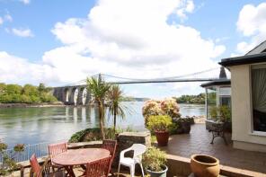 Hen Felin, Ffordd Treborth, Treborth LL57 2RQ