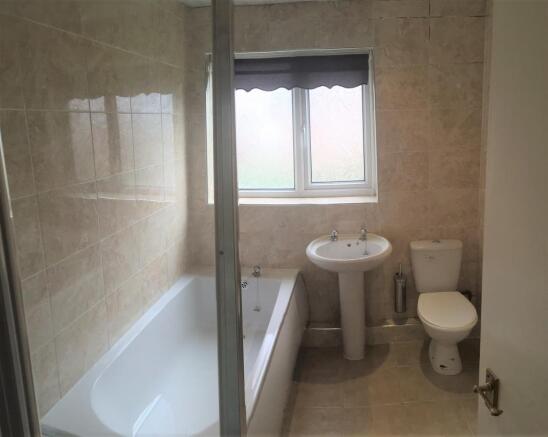 2 bed Terraced to rent Image 7