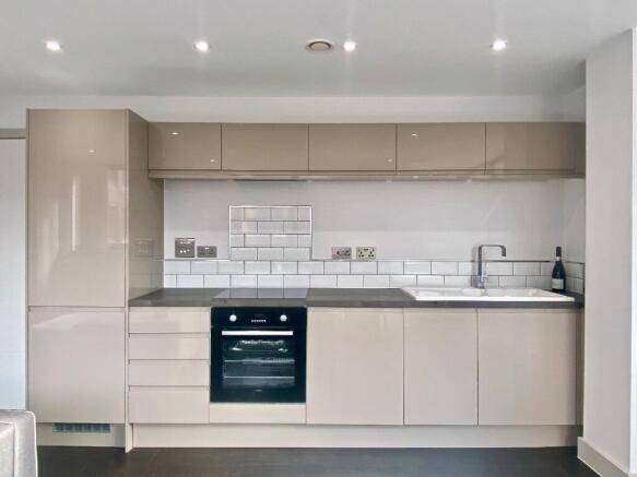 1 bed Apartment to rent Image 5