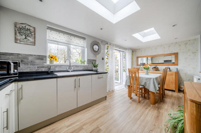 1417029-12-699c49...