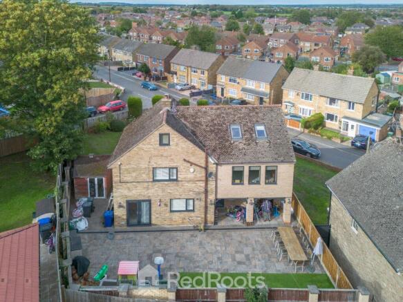 4 bed Detached for sale Image 4