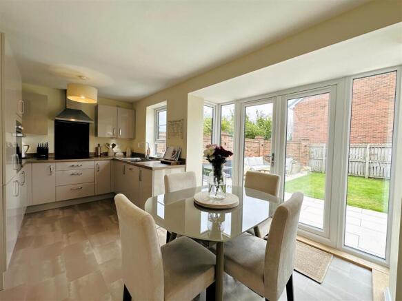 3 bed Detached for sale Image 3