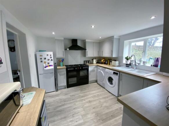 Kitchen: