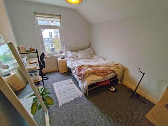 First floor rear bed