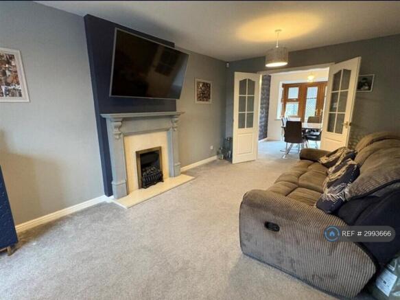 4 bed Detached to rent Image 4
