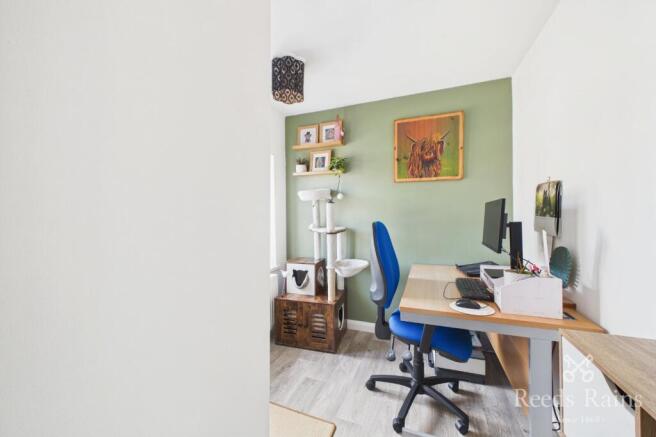 3 bed Semi-Detached for sale Image 8