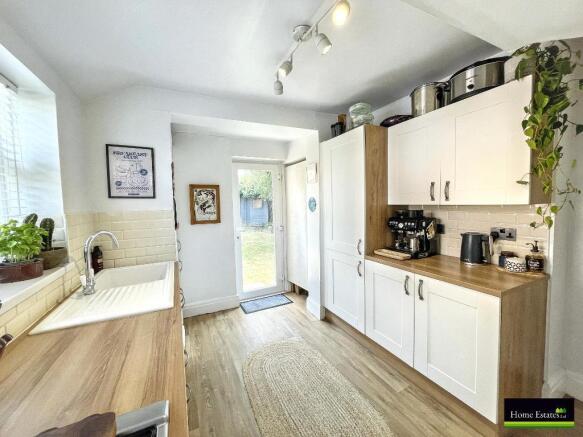 3 bed Semi-Detached for sale Image 7