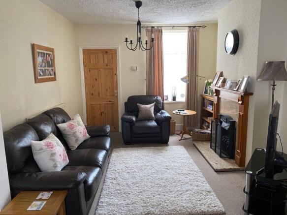 LOUNGE AREA