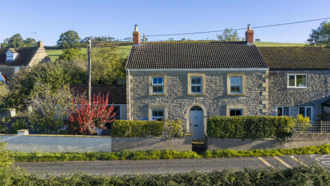 Attached period cottage with rural outlook near Bruton