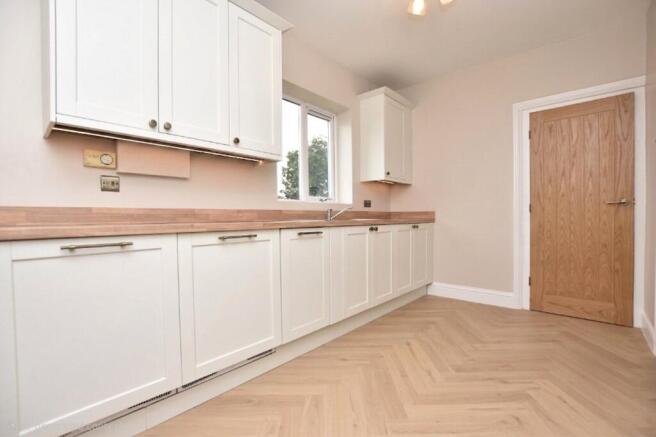 2 bed Semi-Detached for sale Image 8