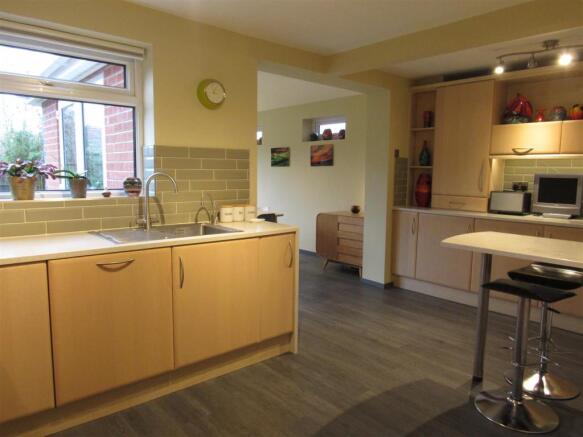 Open Plan Breakfast Kitchen