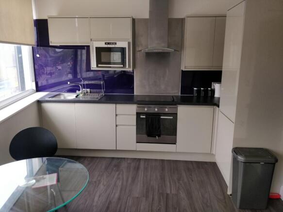 1 bed Apartment to rent Image 5