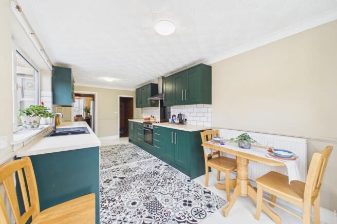 Kitchen / Breakfast Room