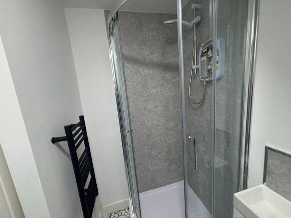 3 bed Town House to rent Image 8