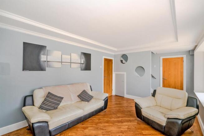 Green Rock Lane, Walsall, WS3 1NQ-5.jpg