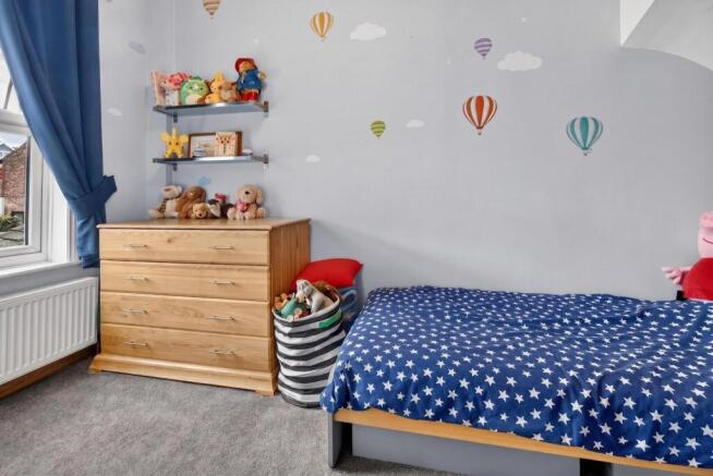 3 bed Terraced for sale Image 10