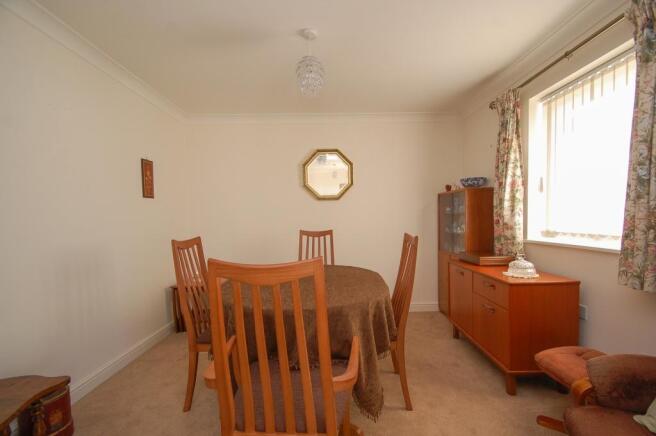 Dinning Room / 2nd B