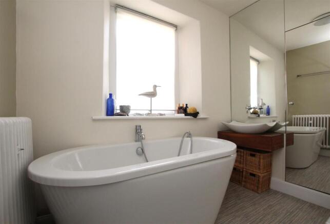 Bathroom.JPG