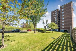 26, Hepworth Court, Hepworth Gardens, Barking IG11 9AZ