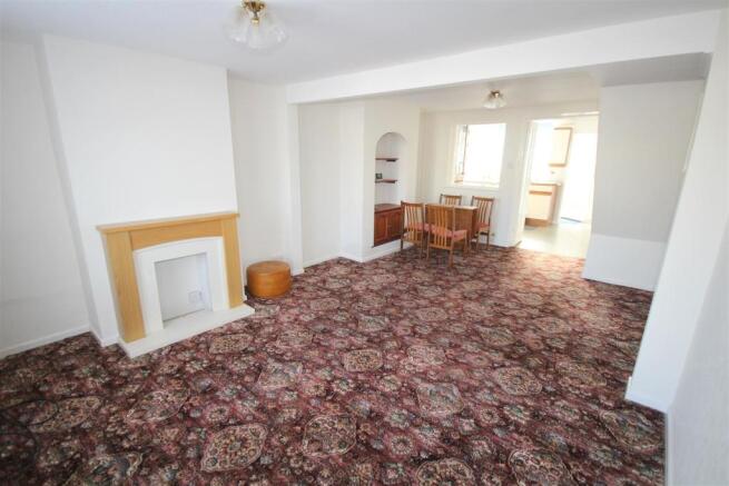SITTING ROOM.JPG