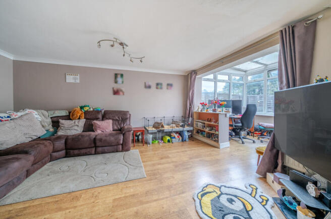 1431585-8-69d7d9e...