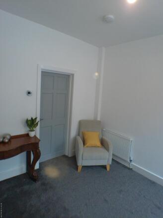 2 bed Terraced to rent Image 4