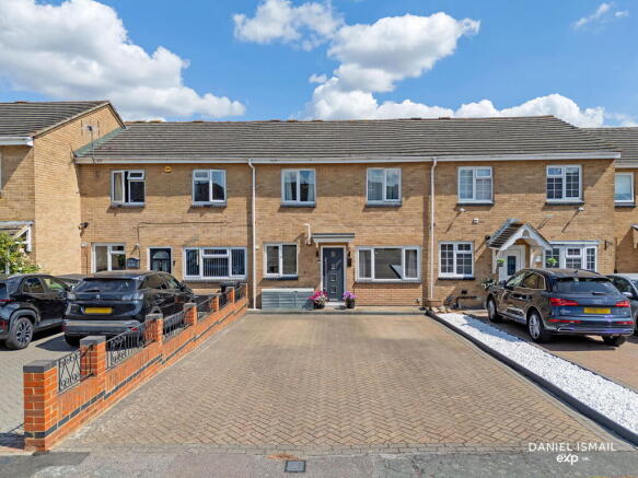 4-bed terraced on Chenies Drive, Laindon, SS15 4AE, £400,000