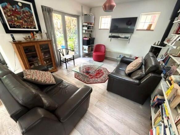 LIVING ROOM.jpg