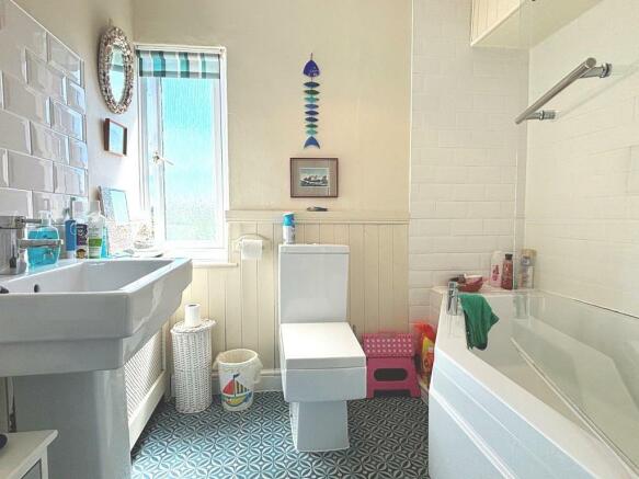 Bathroom.JPG
