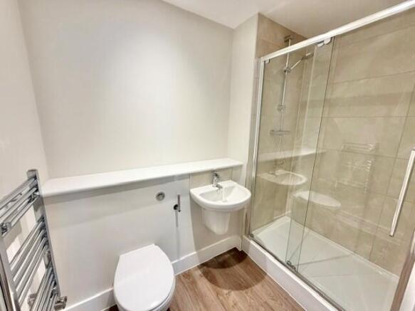 2 bed Apartment to rent Image 8