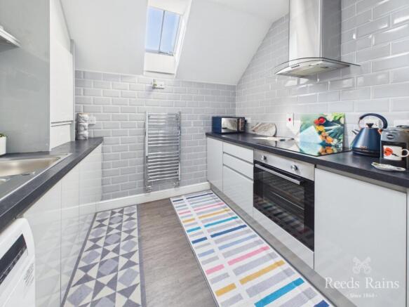 3 bed Apartment for sale Image 4