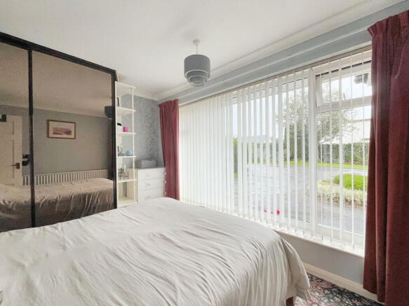 4 bed Detached for sale Image 12