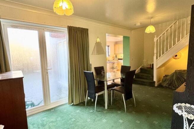 Family/dining room