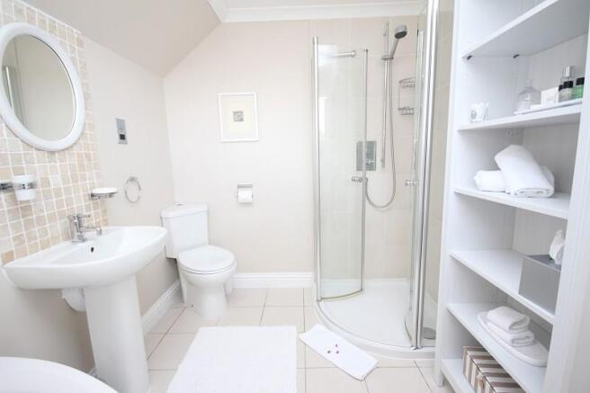 Bedroom 4 Ensuite
