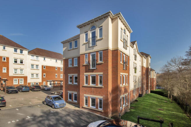 2 Bedroom Unfurnished Property