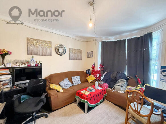 WhatsApp Image 2025-10-04 at 13.08.00 (1)