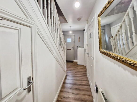 4 bed Detached for sale Image 6