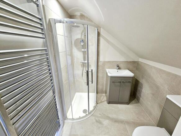 3 bed House for sale Image 10