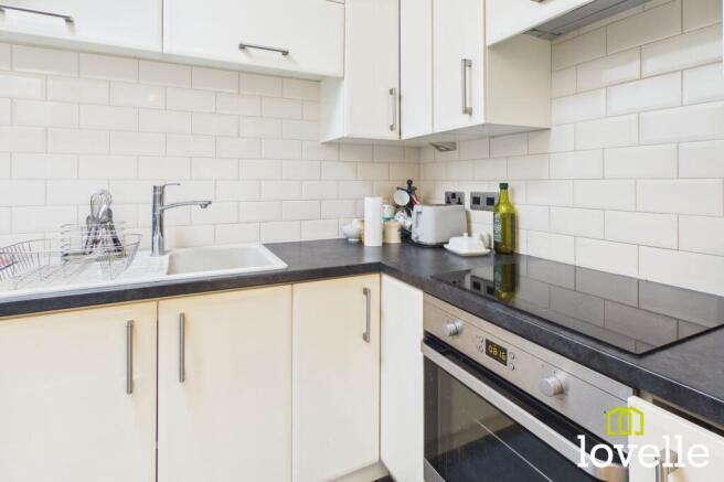 2 bed Flat for sale Image 11