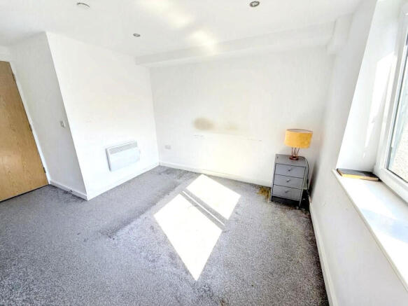 2 bed Flat for sale Image 12