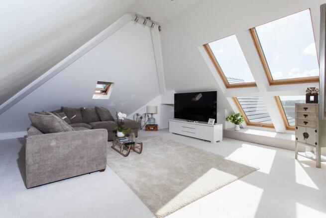Cinema Room/Bed Six