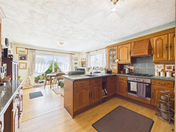 Kitchen / Dining