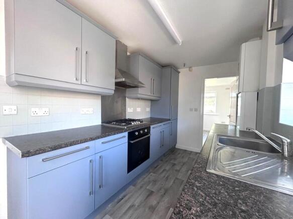 4 bed Detached for sale Image 5