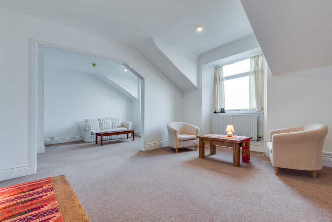 Lounge / Dining