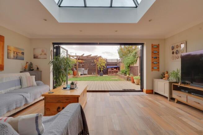 Wendover Road, Havant photo 4