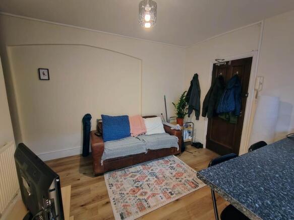 Living area (2)